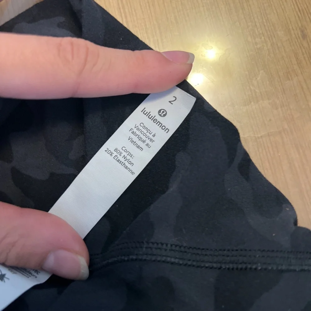 Lululemon Camo shorts - Picture 4 of 4